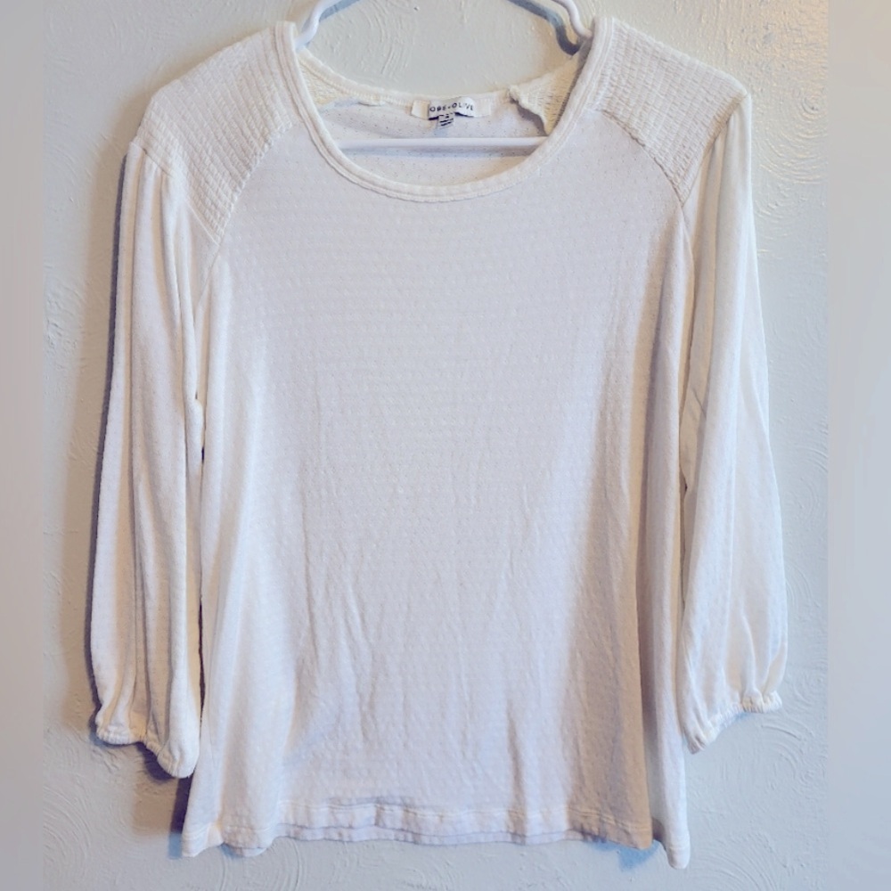 ROSE & OLIVE Long-Sleeved Flowy Lightweight Top, Ivory, Medium EUC (CL-3)